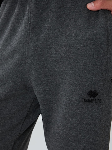 Tommy Liferegular Sportske hlače 'Jogginghose' - siva boja