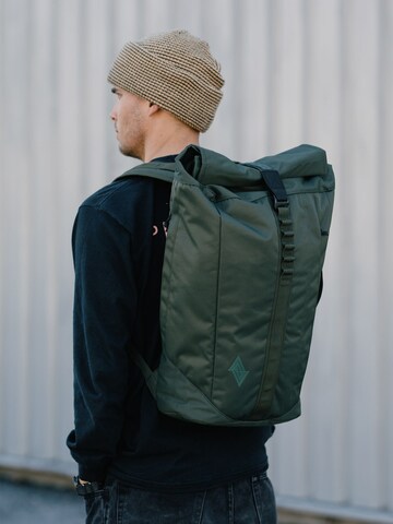 NitroBags Rucksack  SCRAMBLER in Grün: Vorderseite