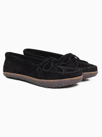 Minnetonka Mokassin 'Kilty' i sort