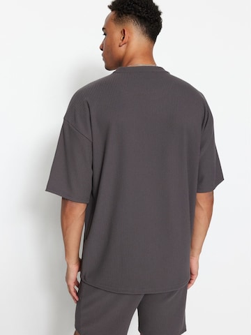 Maglietta di Trendyol in grigio