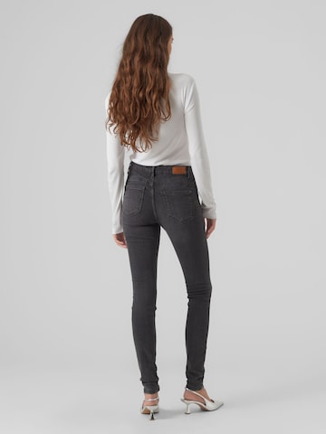 VERO MODA Skinny Jeans 'ALIA' in Grey