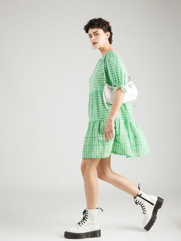 Marks & Spencer - Vestido 'Pintuck' en verde