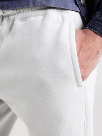HOLLISTER Zwężany krój Spodnie w kolorze biały