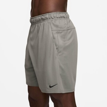 NIKE Regular Funktionsshorts 'DF FLEX' in Grün