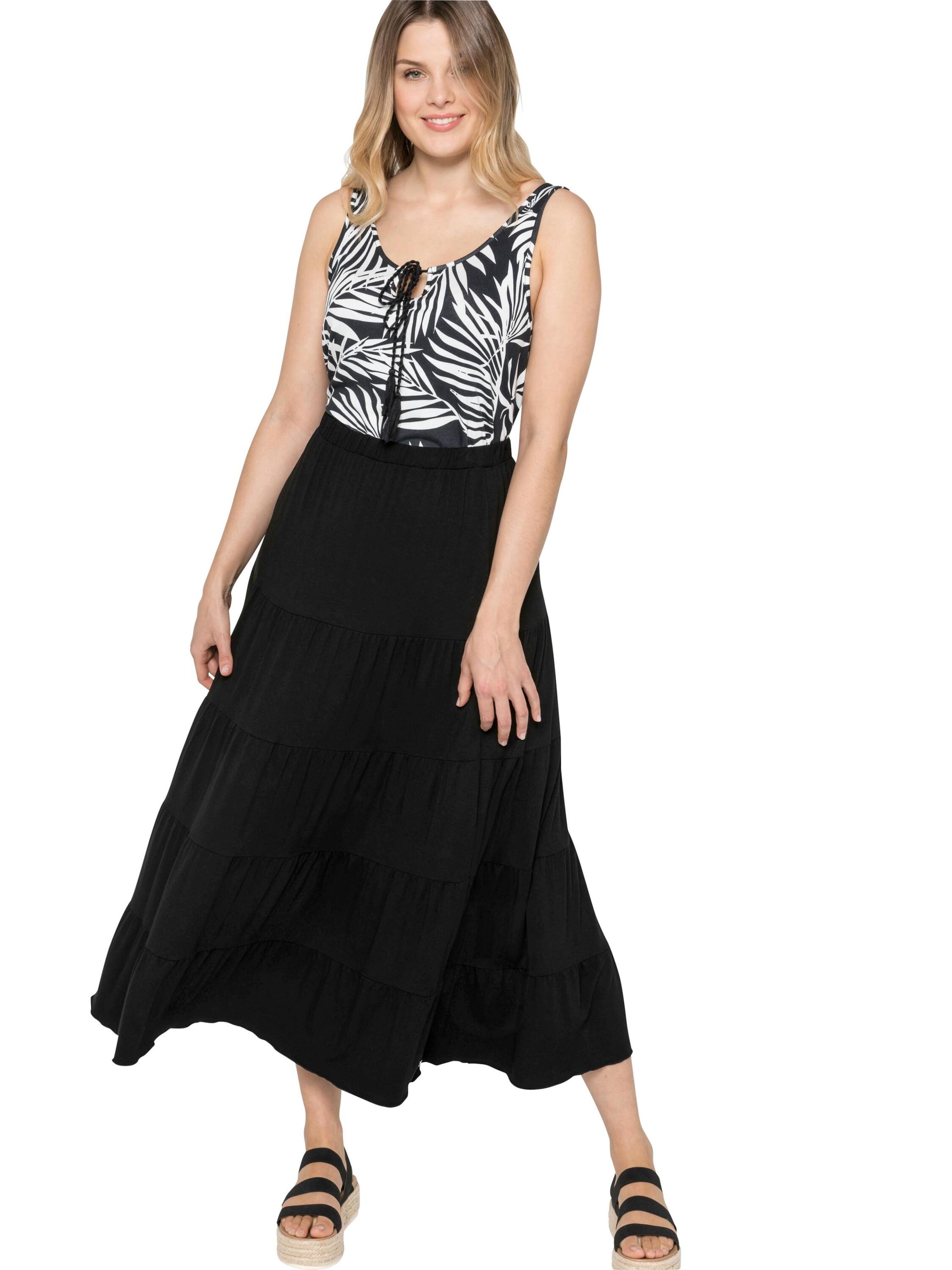 Fustă de la SHEEGO pe negru