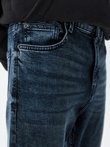 Coupe slim Jean Pull&Bear en bleu