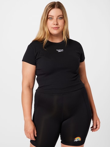 Tricou de la Reebok pe negru: față