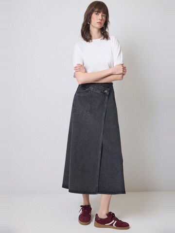 Touche Prive Skirt in Grey