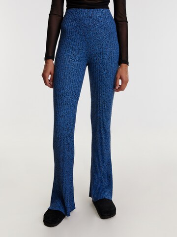 EDITED Flared Broek 'NOHEA' in Blauw: voorkant