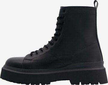 Boots stringati di Bershka in nero