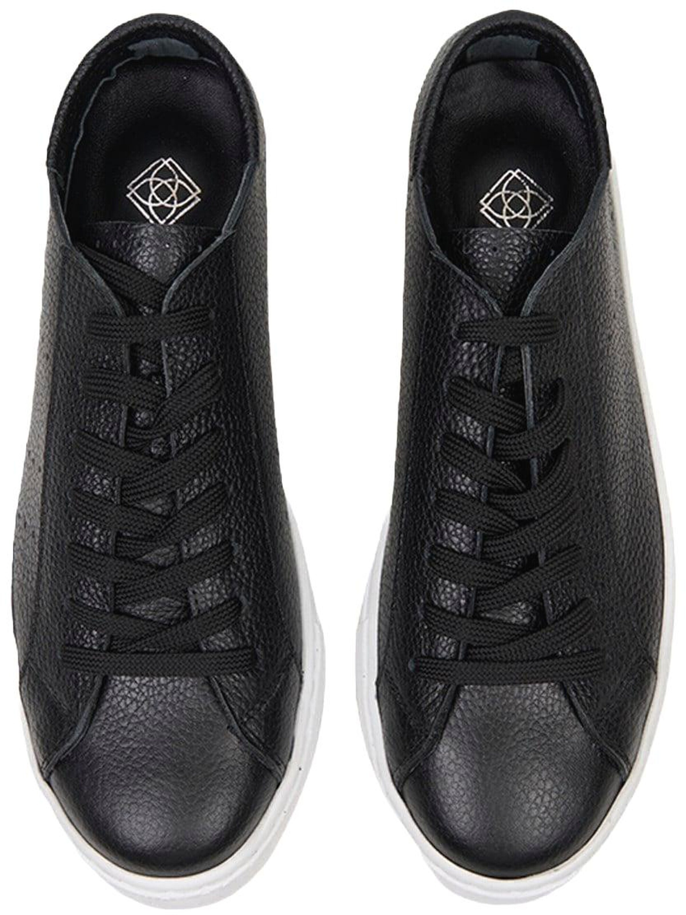 Desa Classic Flats 'Lässige Spitze' in Black