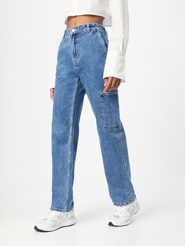 Monki Regular Jeans in Blue: front