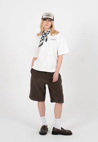 T-Shirt 'Oldtimer Race' Prohibited en beige