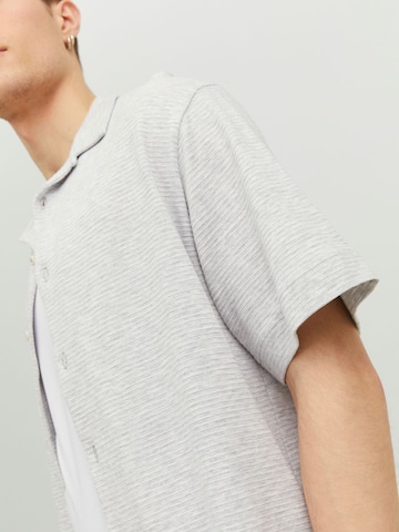 JACK & JONES Comfort fit Button Up Shirt in Grey