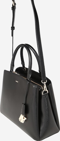 DKNY Käsilaukku 'Paige' värissä musta