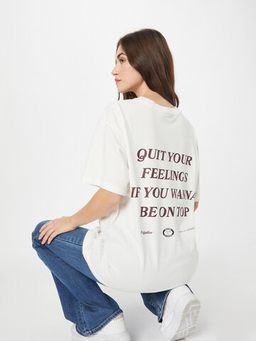 Pegador - Camisa oversized 'FOY' em branco