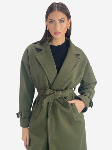 Elara Mantel in Grün