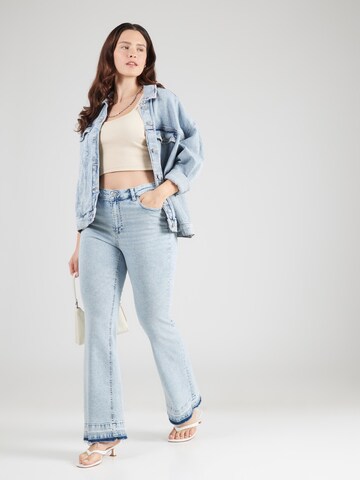 Vero Moda Curve Na zvonec Kavbojke | modra barva