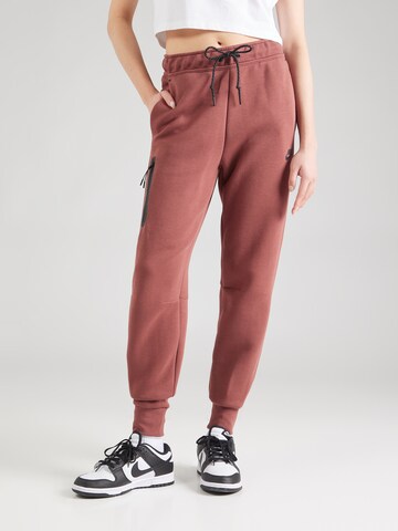 Nike Sportswear Конический (Tapered) Штаны 'TCH FLC' в Красный: спереди