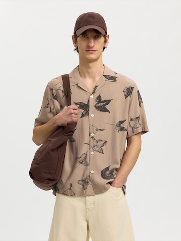SELECTED Regular fit Button Up Shirt 'SLHTERRY' in Brown: front