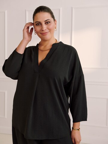 Camicia da donna 'Elisa' di Guido Maria Kretschmer Curvy in nero: frontale