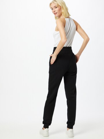 Urban Classics Tapered Broek in Zwart