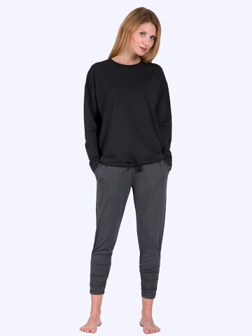 Magadi Sportpullover 'Gigi' in Schwarz