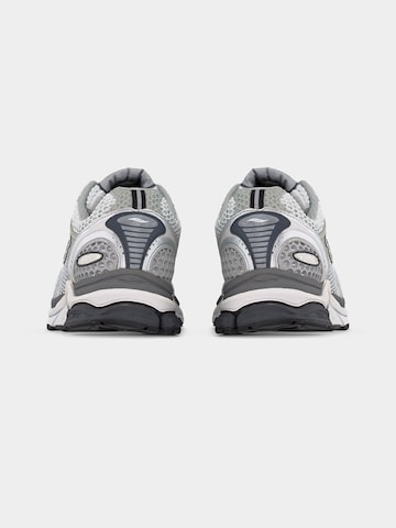Sneaker bassa 'PROGRID TRIUMPH 4' di saucony in bianco