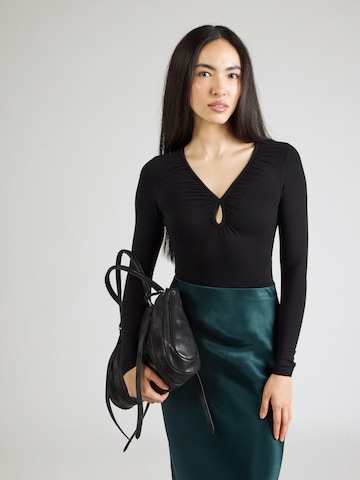 ABOUT YOU Shirt body 'Ella' in Zwart: voorkant
