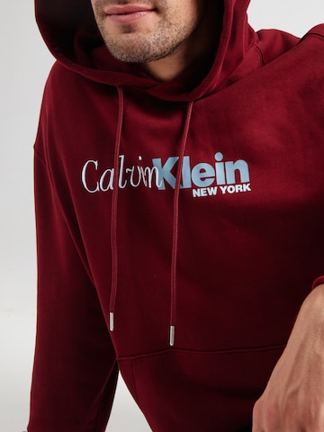 Felpa di Calvin Klein in rosso