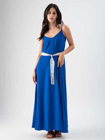 Abito 'Long dress with patterned sash' di MND in blu: frontale
