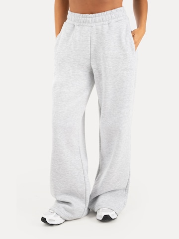 Smilodox Loose fit Trousers 'Zadie' in Grey: front