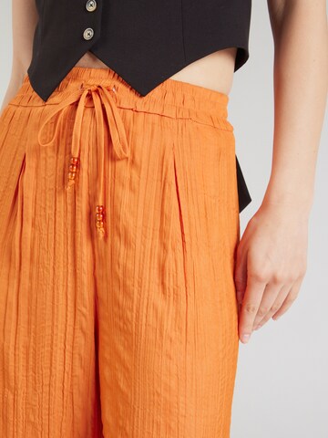 Regular Pantalon 'Gunda' ABOUT YOU en orange
