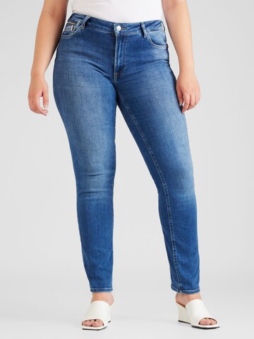 Coupe slim Jean 'Eva' ONLY Carmakoma en bleu : devant