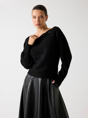 GUESS Pullover in Schwarz: Vorderseite