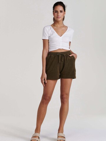 Shiwi Regular Shorts 'MIAMI' in Grün