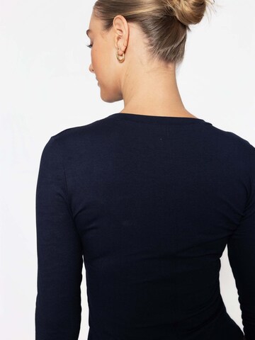 SASSYCLASSY T-shirt i blå
