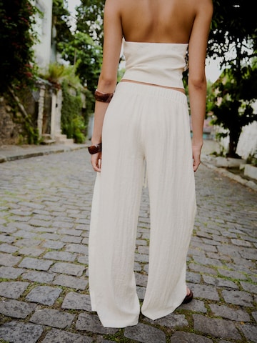 Bershka Wide leg Trousers in White