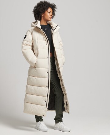 Manteau d’hiver Superdry en beige : devant