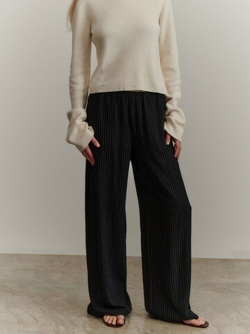 Wide leg Pantaloni 'Mara' di ABOUT YOU x Marie von Behrens in nero: frontale