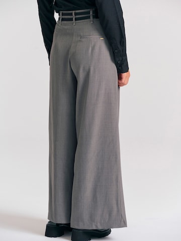 Funky Buddha Широка кройка Панталон с набор в сиво