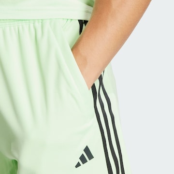 Regular Pantalon de sport 'Train Essentials' ADIDAS PERFORMANCE en vert