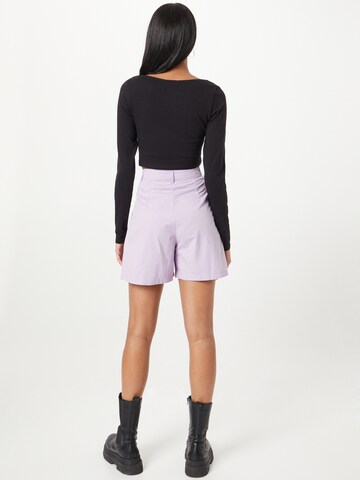 Monki Regular Bundfaltenhose in Lila