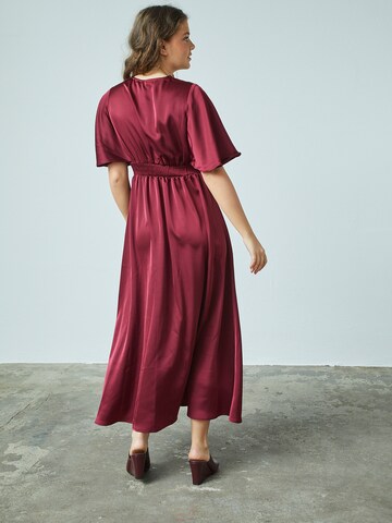 SISTERS POINT Kleid 'GISELA' in Rot