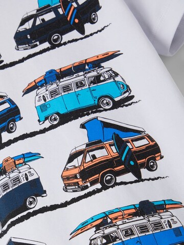 Tricou 'Volkswagen' de la NAME IT pe alb