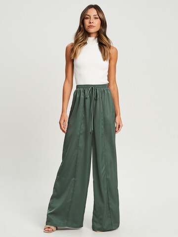 Willa Loose fit Trousers with creases 'BENNY' in Green