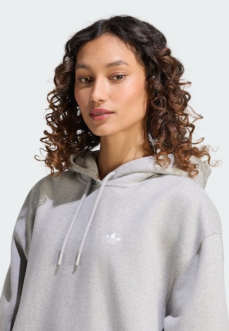 Sweat-shirt 'Essentials' ADIDAS ORIGINALS en gris