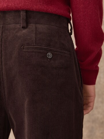 Next Loosefit Bandplooibroek in Bruin