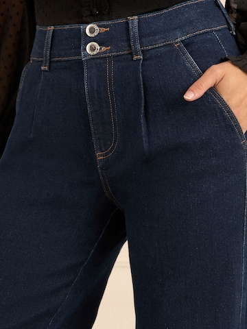 love & roses Loosefit Pressveckade jeans i blå