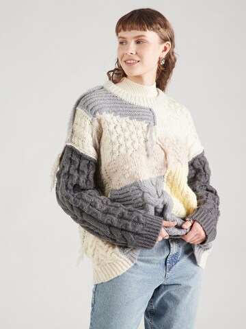 Pulover de la TOPSHOP pe gri: față